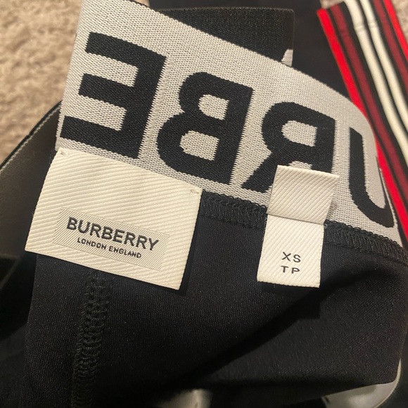 Burberry London England SW1 Leggings & Sports bra set size XS - Picture 3 of 4